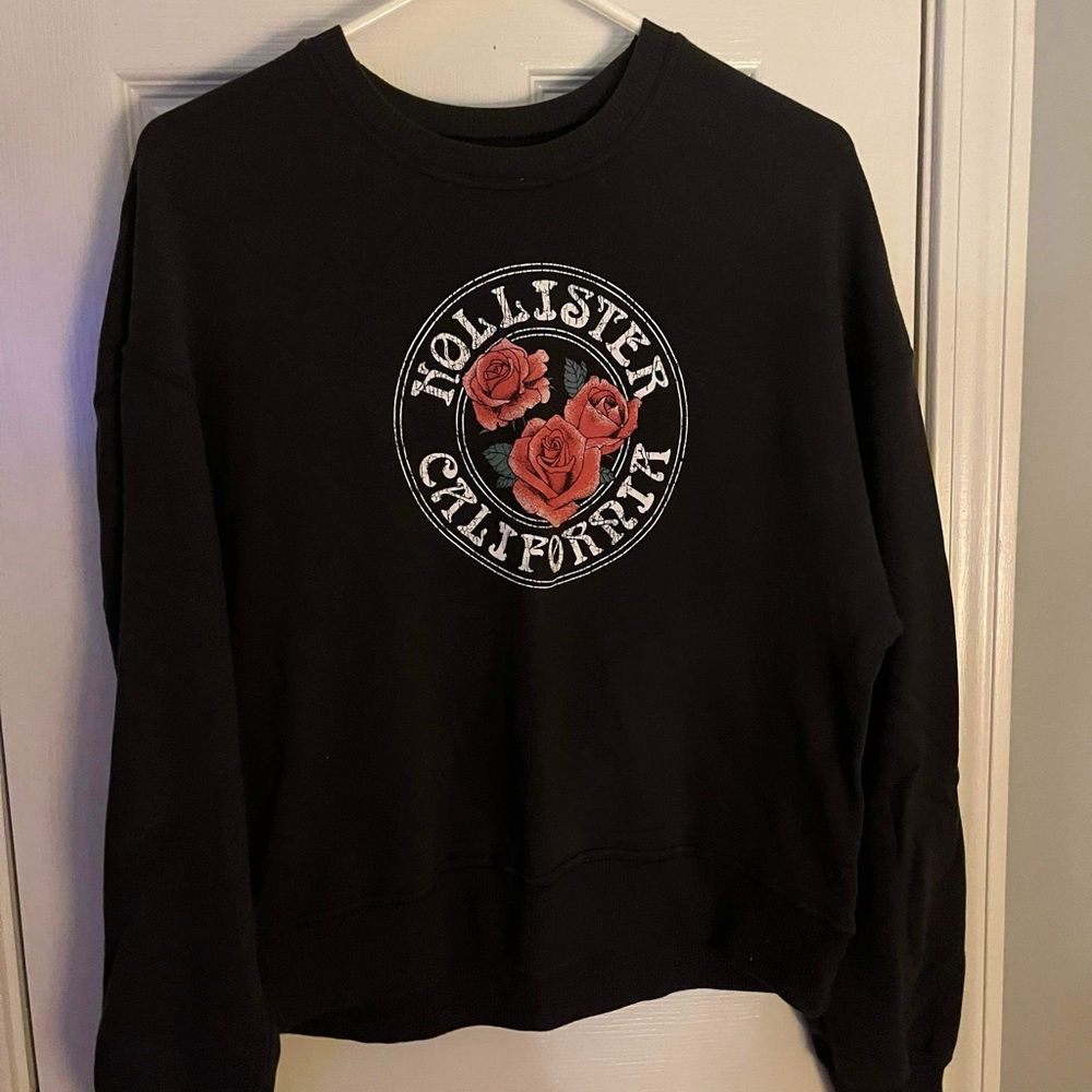 Small black Hollister sweatshirt